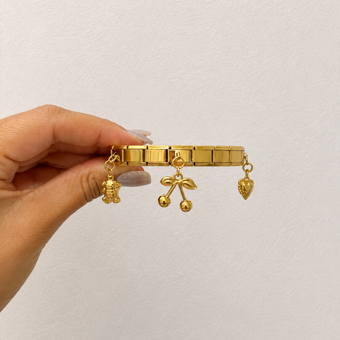 EMOURÁ Gold Charm
